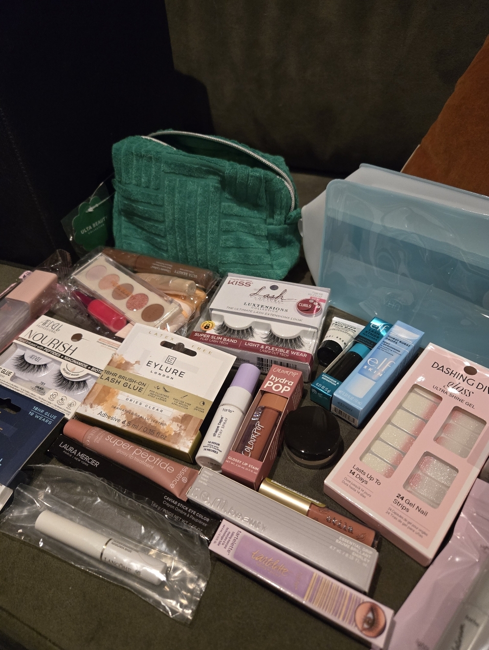 Assorted Makeup Items - Picture 3 of 4